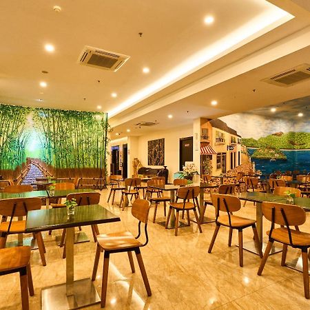 Grand Orchid Hotel Yogyakarta Maguwo Экстерьер фото