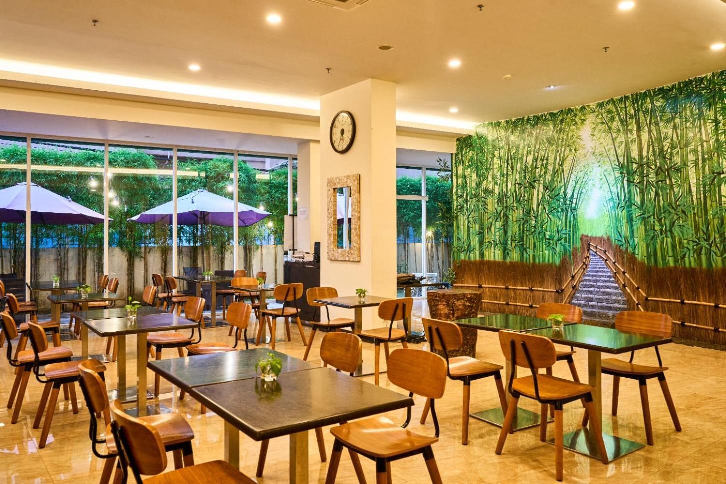 Grand Orchid Hotel Yogyakarta Maguwo Экстерьер фото