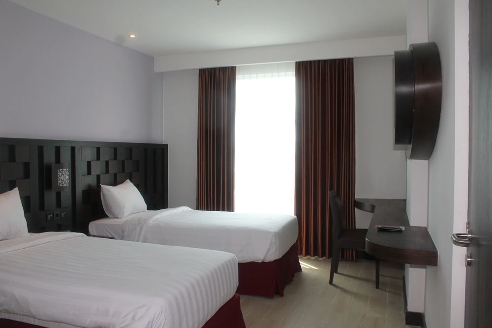 Grand Orchid Hotel Yogyakarta Maguwo Экстерьер фото