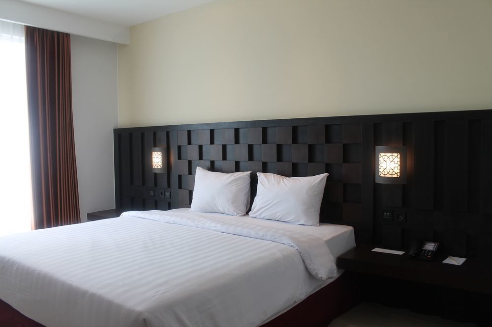 Grand Orchid Hotel Yogyakarta Maguwo Экстерьер фото